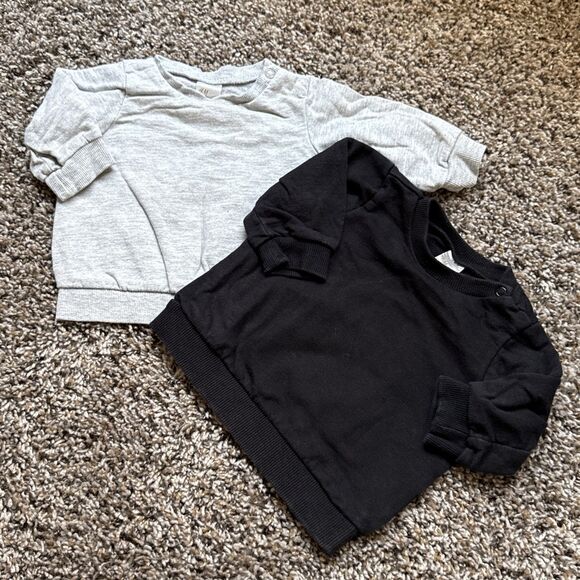Bundle Of 2 H&M Baby 3 Months Snap Sweatshirts - Picture 1 of 5